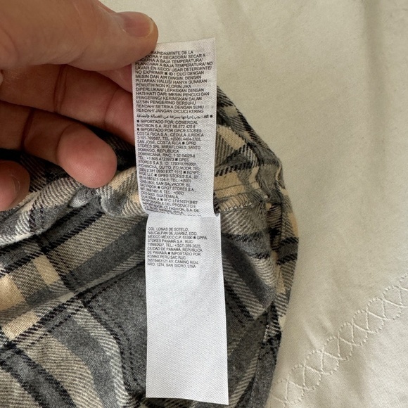 NEW Old Navy Women's Gray/Beige Plaid Boyfriend Button Up Shirt Medium Chore - Picture 8 of 14